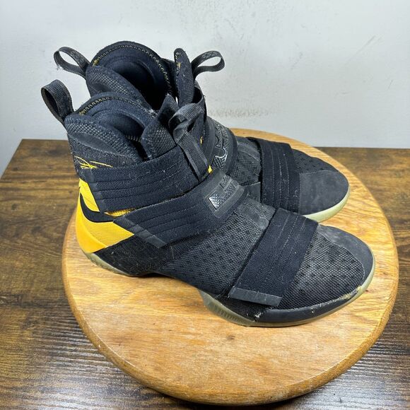 Nike LeBron Zoom Soldier SFG Gold 10 Basketball Shoes Mens Size